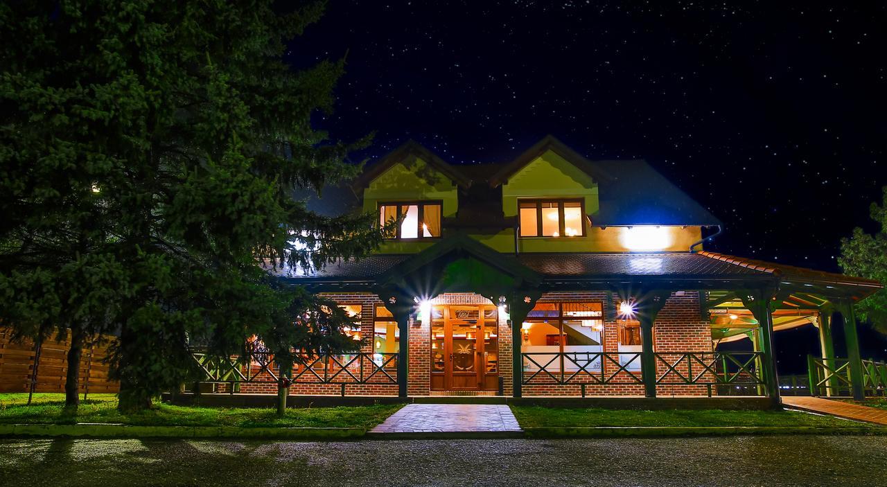 Hotel Moja Carda Temerin Екстер'єр фото