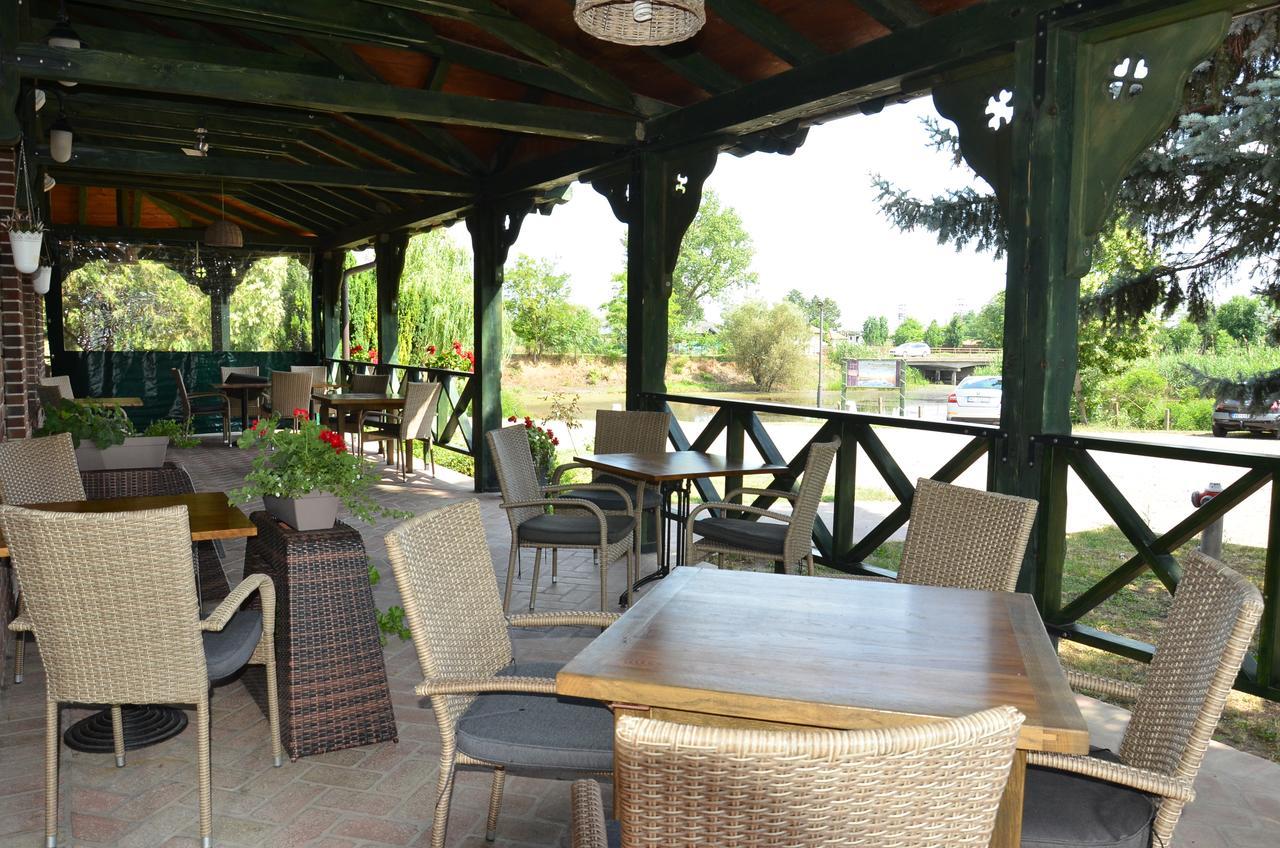 Hotel Moja Carda Temerin Екстер'єр фото