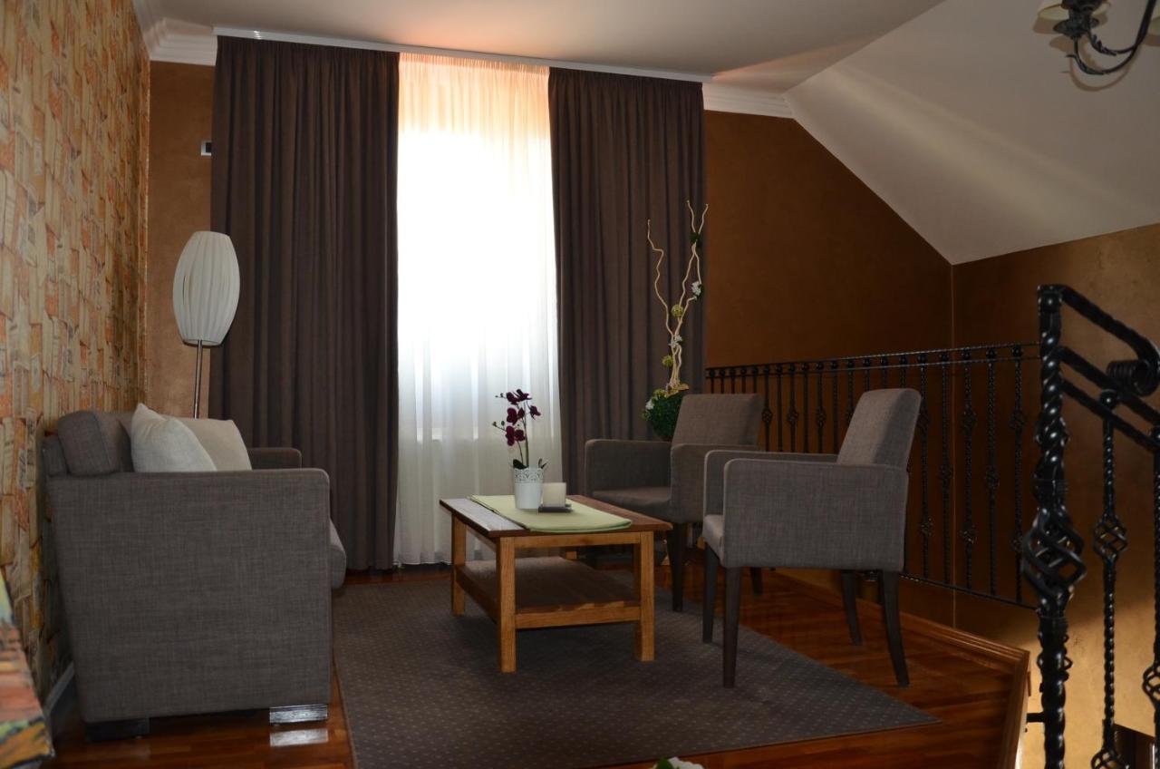 Hotel Moja Carda Temerin Екстер'єр фото